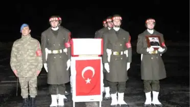 Şemdinli'de Üs Bölgesi Yakınına Çığ Düştü: 1 Şehit, 1 Yaralı (3)