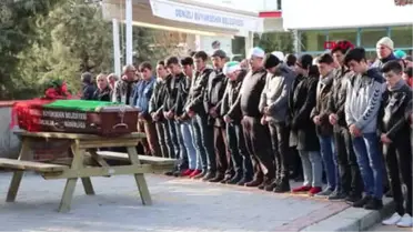 Denizli Tüfeğin Ateş Almasıyla Ölen Emre Urhan, Toprağa Verildi