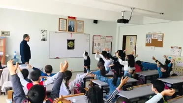 Gediz Kurtuluş İlkokulu'nda 'Güne Başla Dartla, Motivasyonunu Katla' Projesi