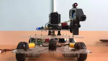 Şehit Haberlerine Üzülen Öğrenciler Askeri Robot Geliştirdi