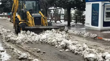 Hekimhan'da Kar Temizliği Devam Ediyor