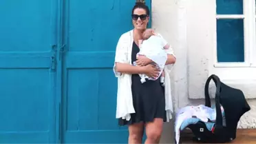 İkiz Bebek Annesi Doğa Rutkay, 'Anayım Ben Ana' Paylaşımıyla Kendisini Tiye Aldı
