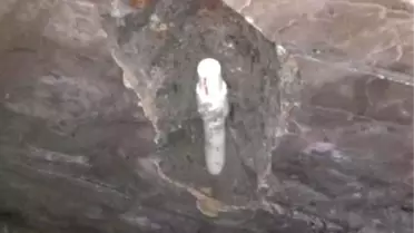 Cami Tuvaletlerindeki Fayansları Kırıp, Muslukları Çaldılar