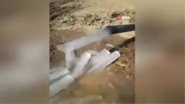 Hindistan'da Su Borularından Buz Aktı