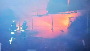 Fethiye'de Mobilya Deposunda Korkutan Yangın
