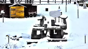 Ankara'nın Yanı Başındaki Peri Bacaları Beyaza Büründü