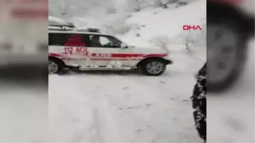 Hakkari'de Hasta Çocuğa Ekiplerin Yolu Açmasıyla Ulaşıldı
