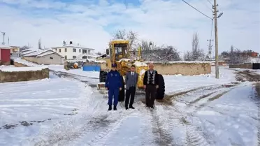 Kaymakam Girgin: 'Kar Buza Dönüşmeden Temizlemeye Çalışıyoruz'