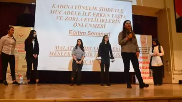 Öğrenciler Kadına Şiddete Dikkat Çekti