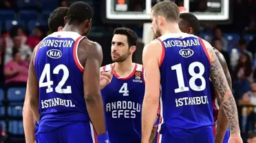 Khimki'yi 81-72 Mağlup Eden Anadolu Efes, Üst Üste Üçüncü Galibiyetini Aldı