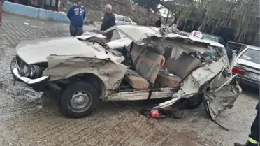 Manisa'da Tır ile Otomobil Çarpıştı: 1 Ölü, 6 Yaralı