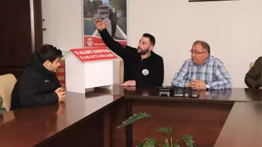 Yalovaspor Taraftarlarından Kedi Evleri