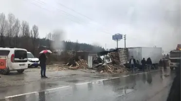 Yalova'da Kamyonlar Çarpıştı: 1 Ölü, 1 Yaralı