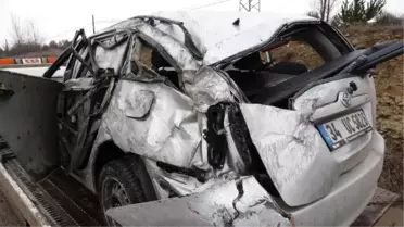 Kaygan Yolda Otomobil Takla Attı: 1 Ölü, 4 Yaralı