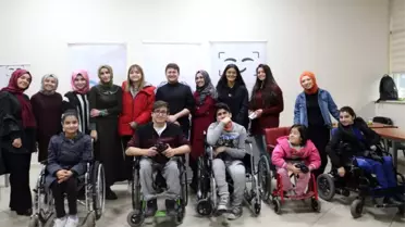 Engelliler Kendilerini Anlatmak İçin Deklanşöre Bastı
