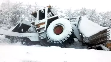 Trenin Çarptığı İş Makinesinin Operatörü Öldü