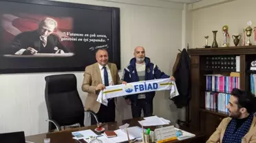 Köy Okullarında İhtiyaç Sahibi Yüzlerce Çocuğa Kışlık Bot ve Mont Dağıtıldı