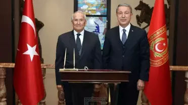 Bakan Akar'dan Görüşme Trafiği