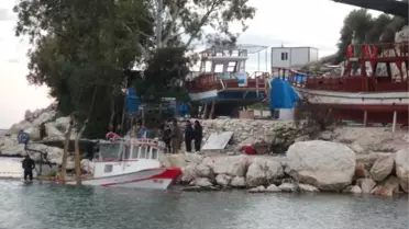 Şiddetli Fırtına, Balıkçı Teknesini Batırdı