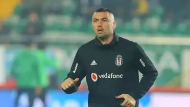 Burak Yılmaz, 4 Bin 47 Gün Sonra Beşiktaş Formasıyla Sahaya Çıktı