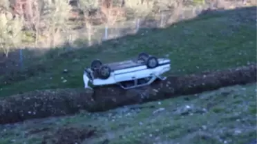 Şarampole Devrilen Otomobildeki 3 Kişi Yaralandı