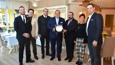 Küçük Kulüp'ten Çolakoğlu'na Anlamlı Plaket