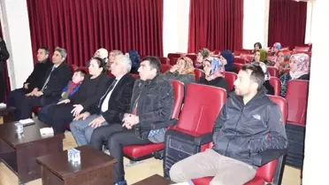 Kaymakam Demir: 'Kendi İş Yerinizi Açmada Çaba Gösterin'