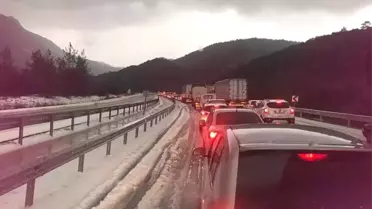 Korkuteli'nde Dolu Yağışı Etkili Oldu