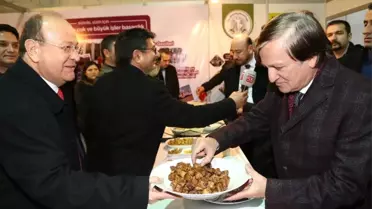 Başkan Özakcan'dan Aydın Protokolüne İncir İkramı