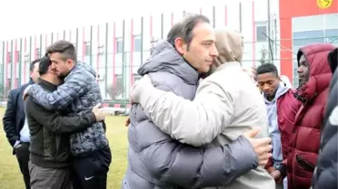 Eskişehirspor'da Lisansı Çıkmayan 9 Futbolcu Kulüpten Ayrıldı
