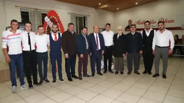 Başkan Özakcan Kınalı Kuzuları Askere Uğurladı