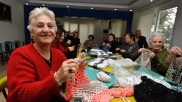 Çevreyi Korumak İçin File Örüyorlar