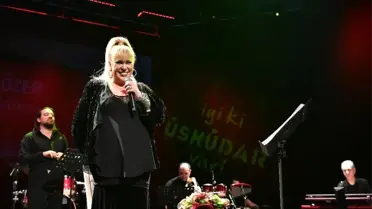 Türk Müziğinin Eşsiz Seslerinden Özer, Yeni Haliyle Görenleri Şaşırttı