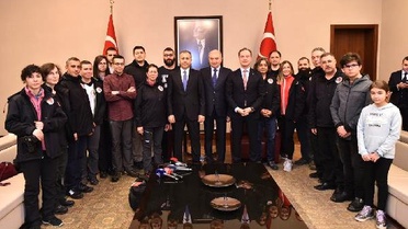 3.ulusal Antarktika Bilim Seferi' Ekibinin Tarihi Yolculuğu Başladı