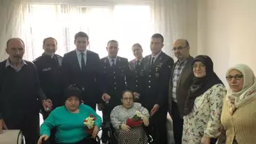 Jandarmadan İhtiyaç Sahiplerine Akülü Tekerlekli Sandalye