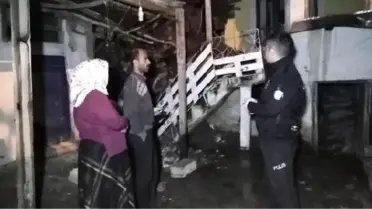 Adıyaman'da Yağmurda Evin Tavanı Çöktü