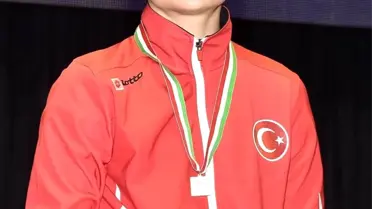 Çubuklu Eskrimci Gümüş Madalya Kazandı
