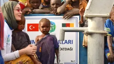 Tesettüre Giren Oyuncu Gamze Özçelik, Afrika'da 11 Su Kuyusu Açtırdı