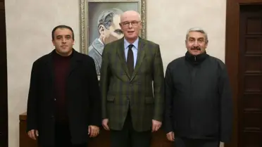 Birleşik Metal İş Şube Başkanı Ahmet Arı Kazım Kurt'u Ziyaret Etti