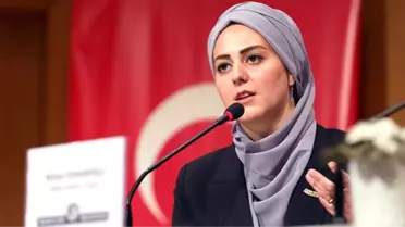 2. Abdülhamid'in Torunu Nilhan Osmanoğlu, Tepki Çeken Sözleriyle İlgili Açıklama Yaptı