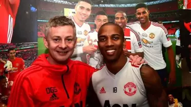 Ashley Young, Bir Yıl Daha Manchester United'da!