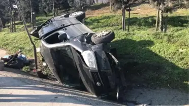 Tem Otoyolu'nda Kaza; Hafif Ticari Araç Takla Attı