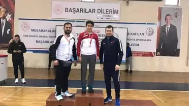 Kadın Güreşçiler Dereceyle Döndü