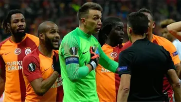 Fernando Muslera Hakemin Penaltı Kararına İsyan Etti!