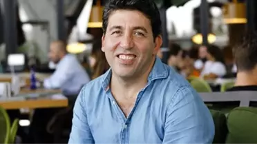 Ünlü Oyuncu Emre Kınay, İstanbul Kadıköy Belediye Başkan Adayı Oldu