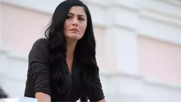 Deniz Çakır'ın Başörtülü Kadınlara Hakaret Ettiği İddia Edilen Olayın Görüntüleri Ortaya Çıktı