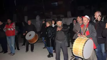 Davullar ve Zurnalar Tellioğlu İçin Çaldı