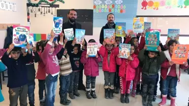 Van Büyükşehir Belediyesi Minik Öğrencileri Unutmadı