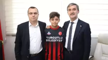 13 Yaşında Turgutluspor'dan Fenerbahçe'ye Gitti