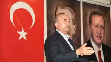 Bakan Çavuşoğlu, Kuşadası'nda Turizmcilerle Bir Araya Geldi